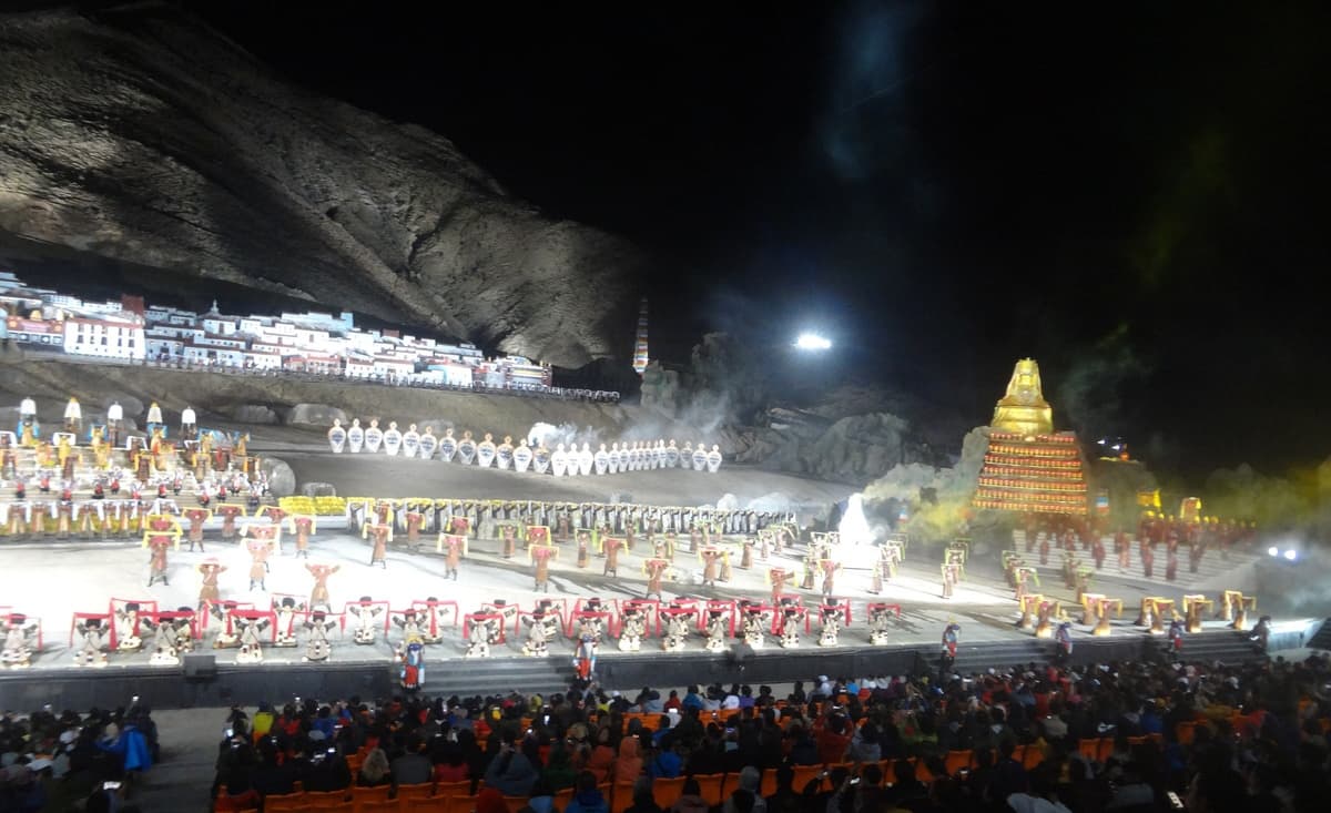ल्हासाको नाटकमा छुटेकी भृकुटी